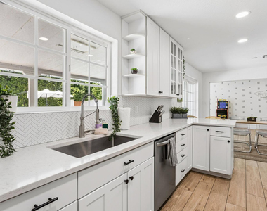 7616 E 3rd Street - Photo Thumbnail 11