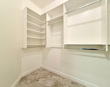 5450 E Deer Valley Drive - Photo Thumbnail 17
