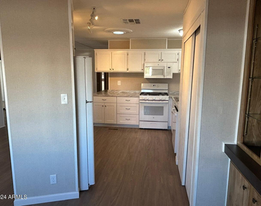 9022 E Citrus Lane S - Photo Thumbnail 11