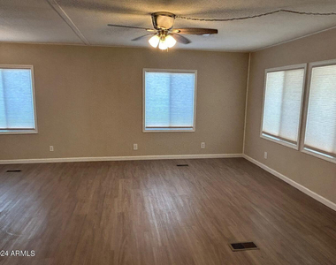 9022 E Citrus Lane S - Photo Thumbnail 4