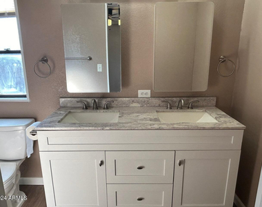 9022 E Citrus Lane S - Photo Thumbnail 22