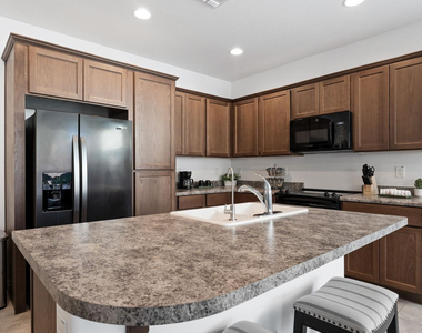 678 E Cobble Stone - Photo Thumbnail 8