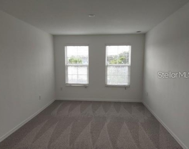 4004 Via Sienna Circle - Photo Thumbnail 17