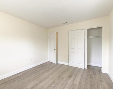 3012 Clay Circle - Photo Thumbnail 10