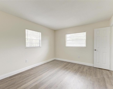 3012 Clay Circle - Photo Thumbnail 7