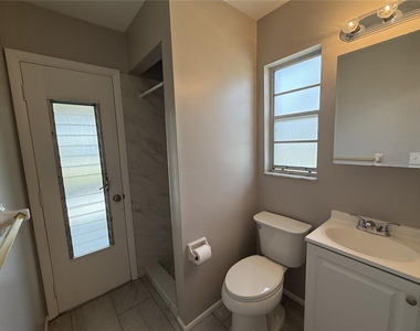 606 Briarwood Road - Photo Thumbnail 8