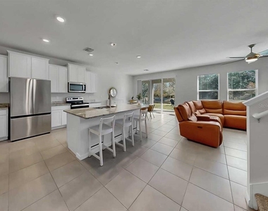 16454 Woodside Glen - Photo Thumbnail 10