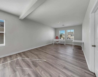 16454 Woodside Glen - Photo Thumbnail 24