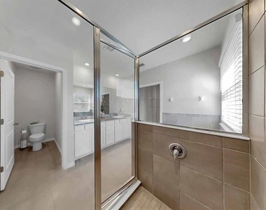 16454 Woodside Glen - Photo Thumbnail 33