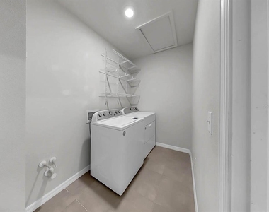 16454 Woodside Glen - Photo Thumbnail 39