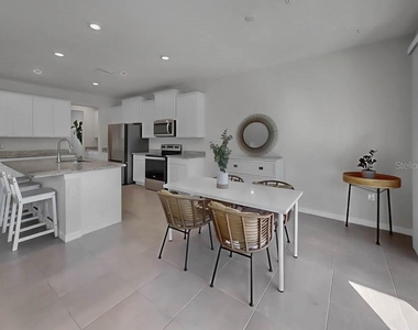 16454 Woodside Glen - Photo Thumbnail 15