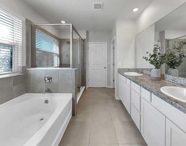 16454 Woodside Glen - Photo Thumbnail 30