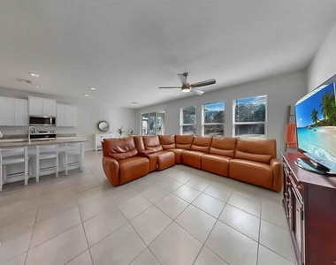 16454 Woodside Glen - Photo Thumbnail 11