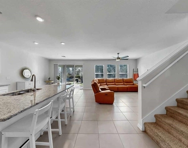 16454 Woodside Glen - Photo Thumbnail 6