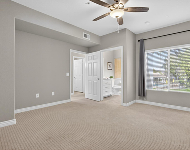 7401 W Arrowhead Clubhouse Drive - Photo Thumbnail 16