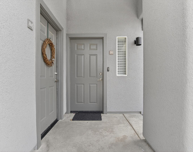 7401 W Arrowhead Clubhouse Drive - Photo Thumbnail 1