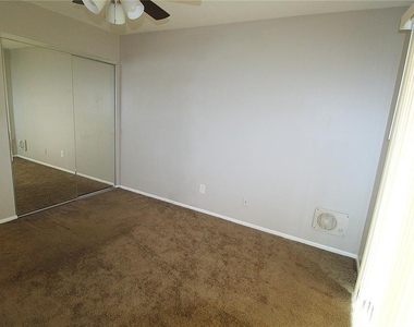 3001 Bee Ridge Road - Photo Thumbnail 5