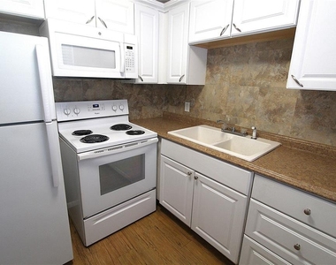 3001 Bee Ridge Road - Photo Thumbnail 1