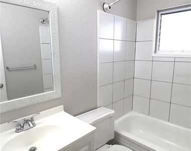 3001 Bee Ridge Road - Photo Thumbnail 6