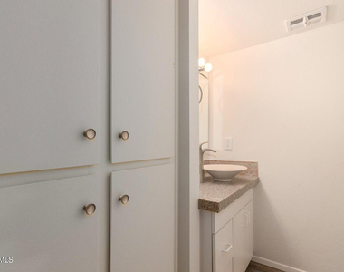 4630 N 68th Street - Photo Thumbnail 13