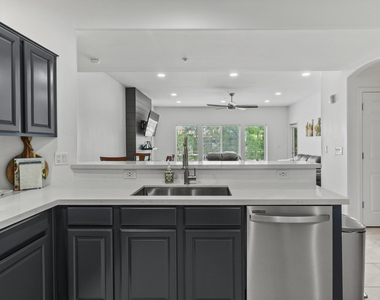 14000 N 94th Street - Photo Thumbnail 20