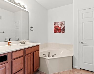 14000 N 94th Street - Photo Thumbnail 16