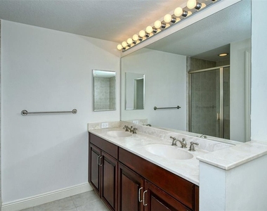 800 N Tamiami Trail - Photo Thumbnail 22