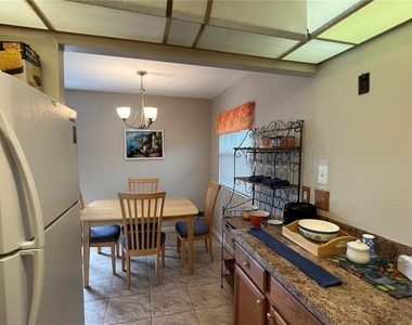 1811 Bedford Lane - Photo Thumbnail 7