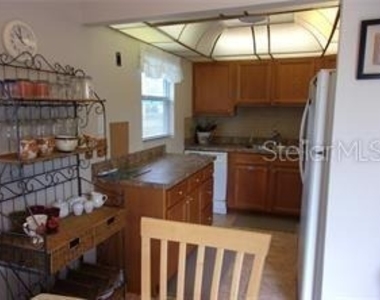 1811 Bedford Lane - Photo Thumbnail 8