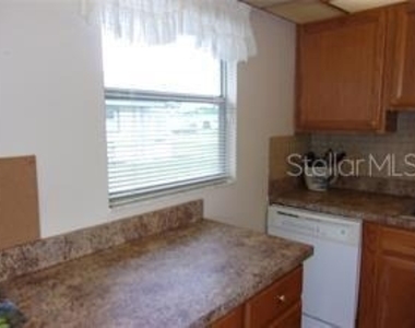 1811 Bedford Lane - Photo Thumbnail 10