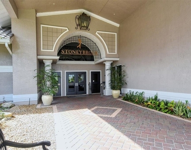 9300 Clubside Circle - Photo Thumbnail 18
