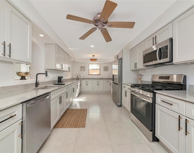 681 Avenida De Mayo - Photo Thumbnail 22