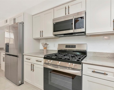 681 Avenida De Mayo - Photo Thumbnail 21