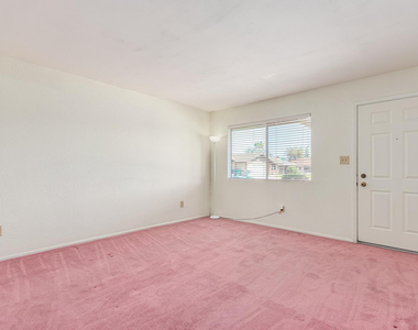1432 S Oracle -- - Photo Thumbnail 2