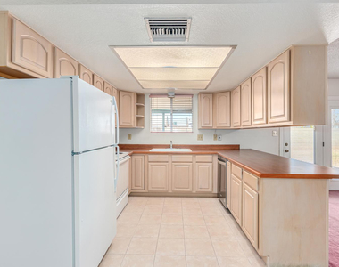 1432 S Oracle -- - Photo Thumbnail 11