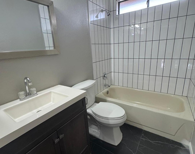 4901 E Kelton Lane - Photo Thumbnail 14