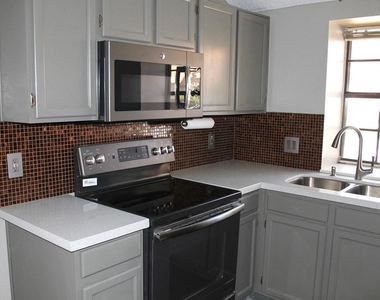 4901 E Kelton Lane - Photo Thumbnail 6