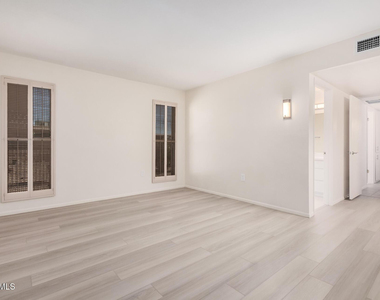 10641 W Boswell Boulevard - Photo Thumbnail 5