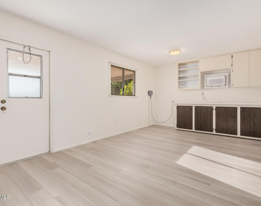 10641 W Boswell Boulevard - Photo Thumbnail 10