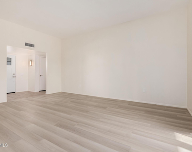 10641 W Boswell Boulevard - Photo Thumbnail 14