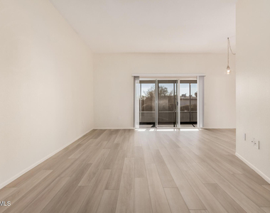 10641 W Boswell Boulevard - Photo Thumbnail 13