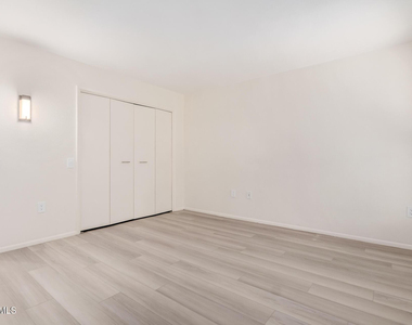 10641 W Boswell Boulevard - Photo Thumbnail 19