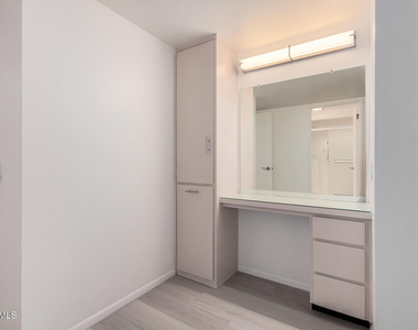 10641 W Boswell Boulevard - Photo Thumbnail 8