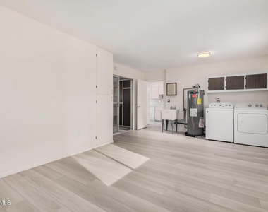 10641 W Boswell Boulevard - Photo Thumbnail 9