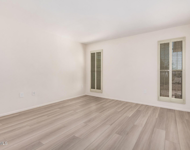 10641 W Boswell Boulevard - Photo Thumbnail 17