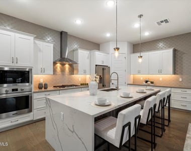 7403 W Lisbon Lane - Photo Thumbnail 1