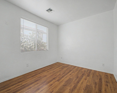 15235 W Windward Avenue - Photo Thumbnail 24