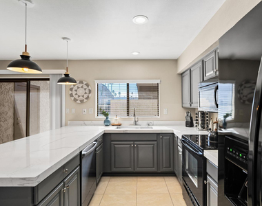 7339 E Northland Drive - Photo Thumbnail 9