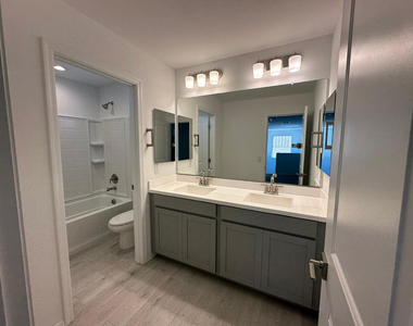 3809 N 100th Drive - Photo Thumbnail 14