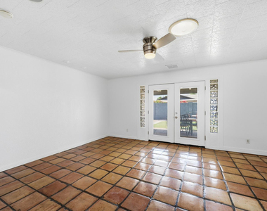 8639 E Virginia Avenue - Photo Thumbnail 20